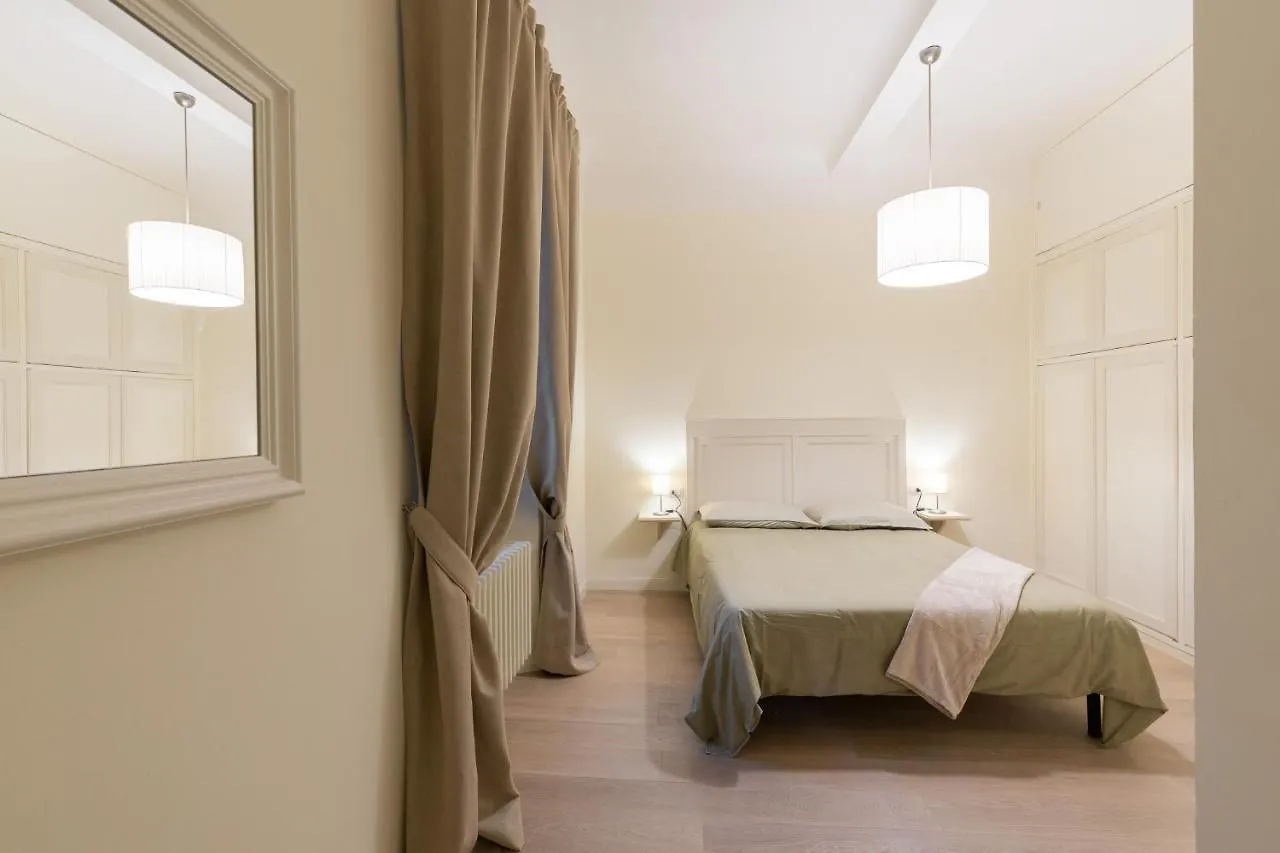 Pure Luxury In Oltrarno Florence Apartment