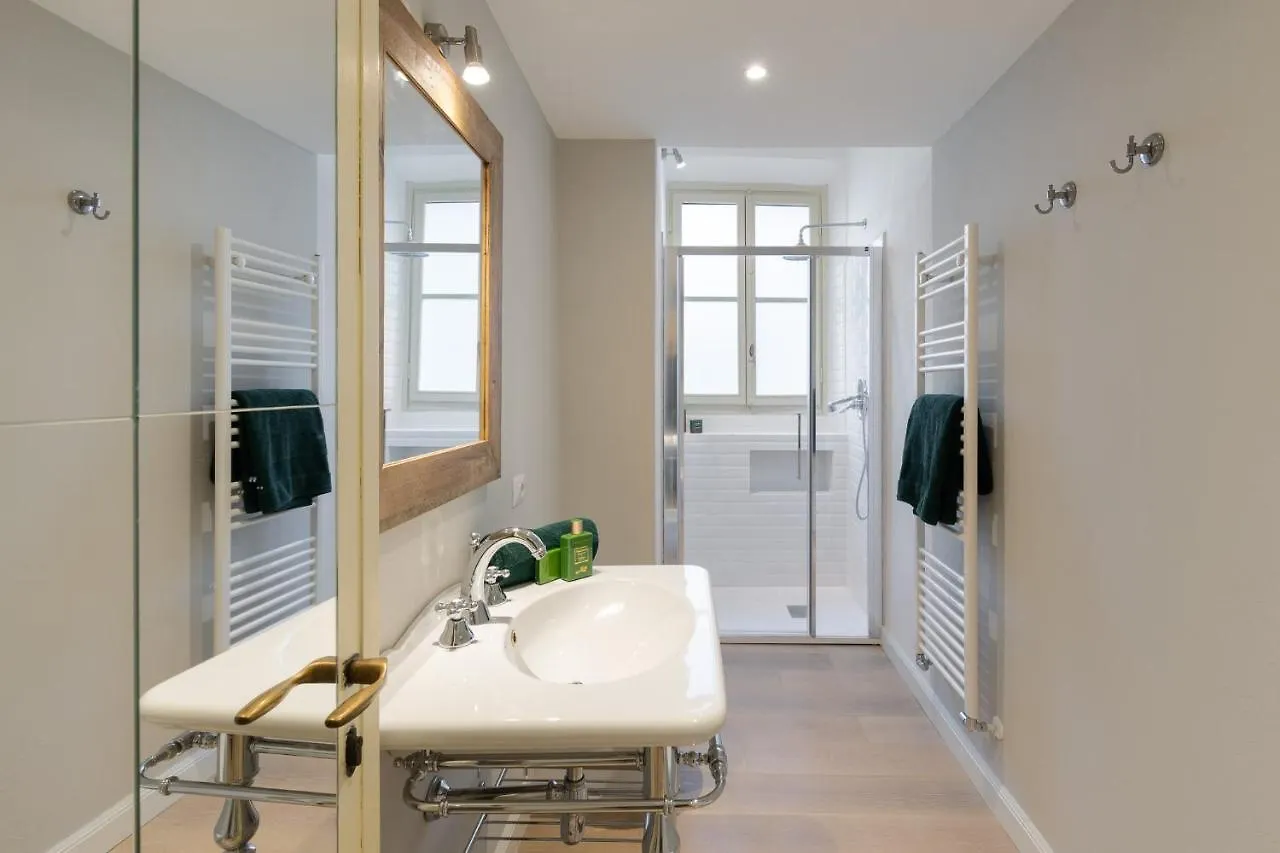 Pure Luxury In Oltrarno Florence Apartment